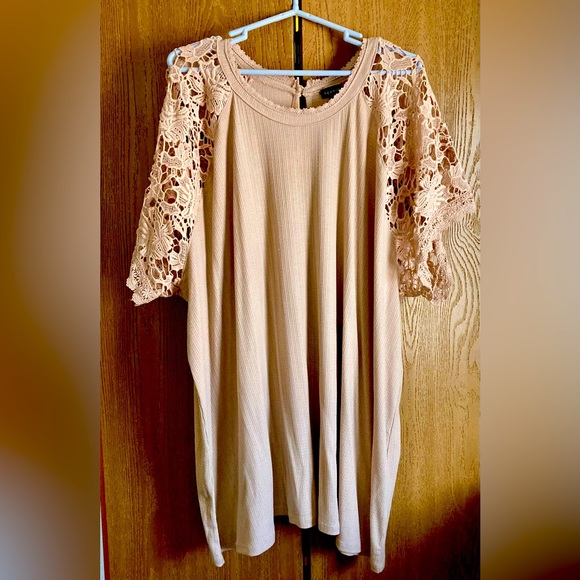 Torrid Cream Embellished Boxy Blouse - Picture 1 of 3